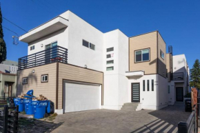 Cheerful 4BR home with parking in East Hollywood
